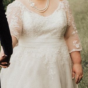 Wedding dress - plus size